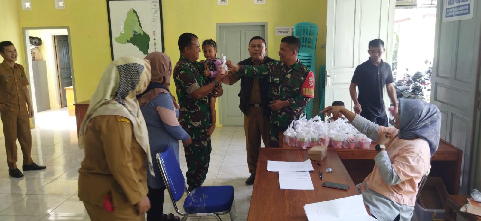 Untuk Meningkatkan Kesehatan Pada Anak Dan Balita Babinsa Dampingi Kegiatan Posyandu Balita
