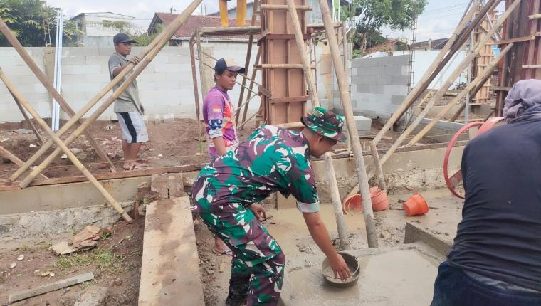 Babinsa Sigaluh Dampingi Pembangunan KDKMP di Kalibenda