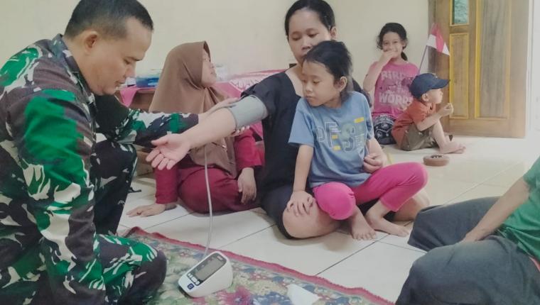 Pos Kesehatan TMMD Hadirkan Layanan Gratis Warga Gumelem Kulon Merasakan Manfaat Nyata