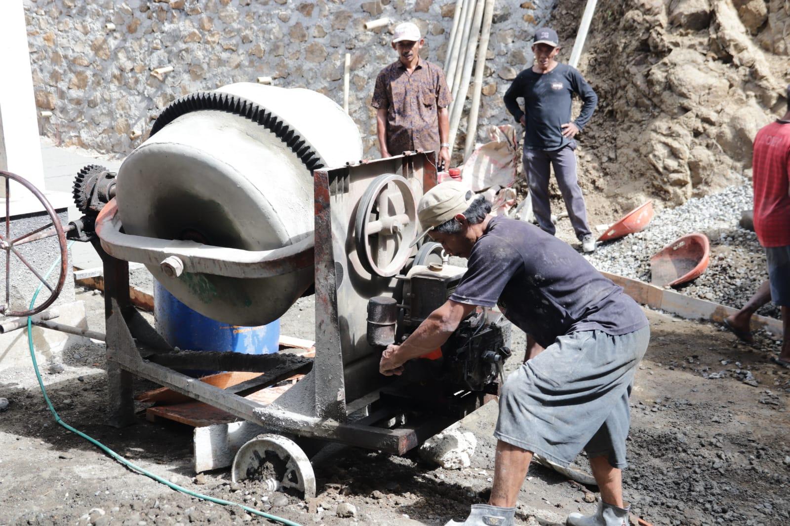 Putaran Engkol Madrohim Hidupkan TMMD