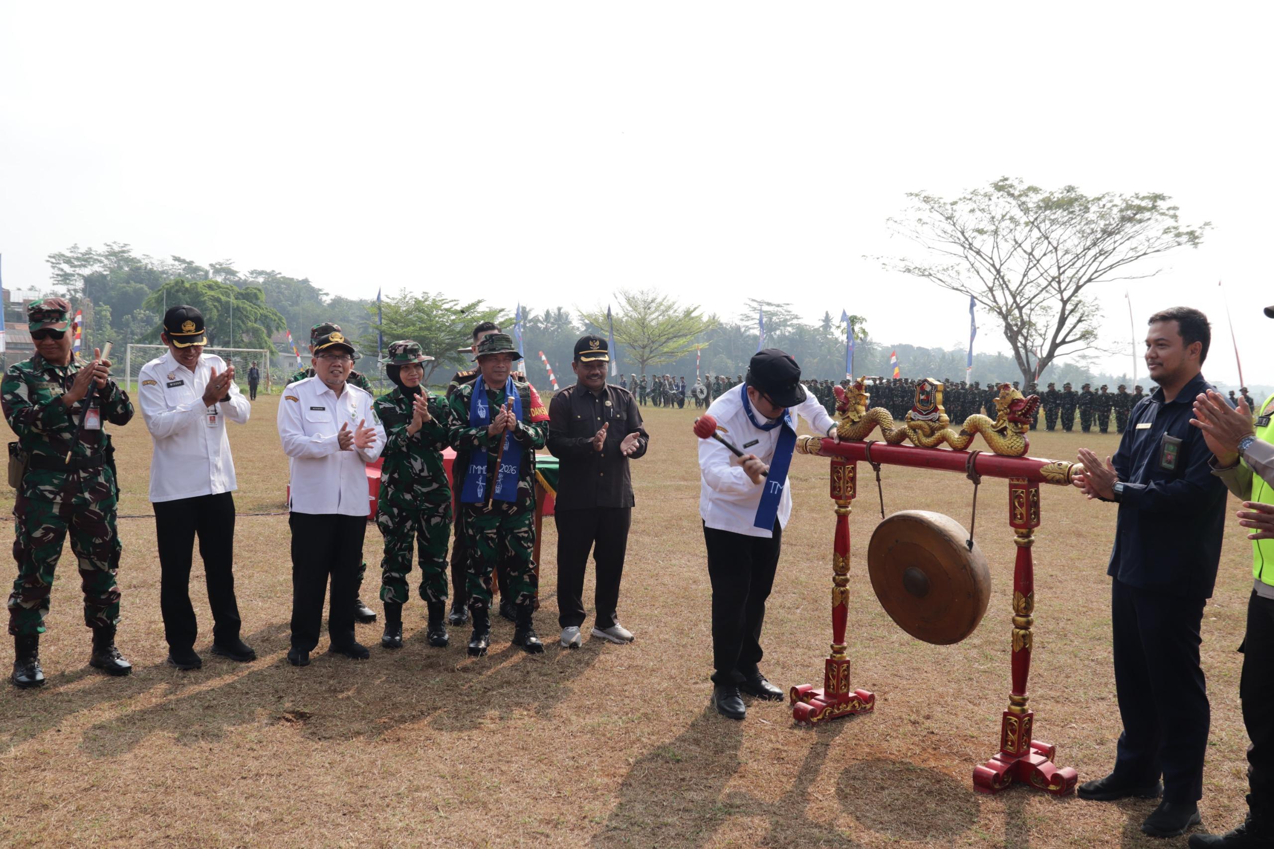 Dentang Gong Buka Harapan Baru TMMD Reguler ke-129 Resmi Dimulai di Gumelem Kulon