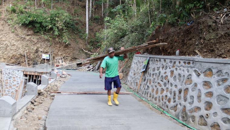 Sartono Langsir Papan Menguatkan Bikisting Demi Jalan TMMD yang Berkualitas