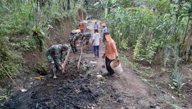 Jalan Usaha Tani di Dukuh Sirandu Akses Baru Harapan Baru bagi Petani