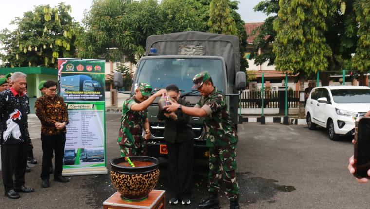 Truk Operasional dari Panglima TNI Perkuat Kodim 0704 Banjarnegara