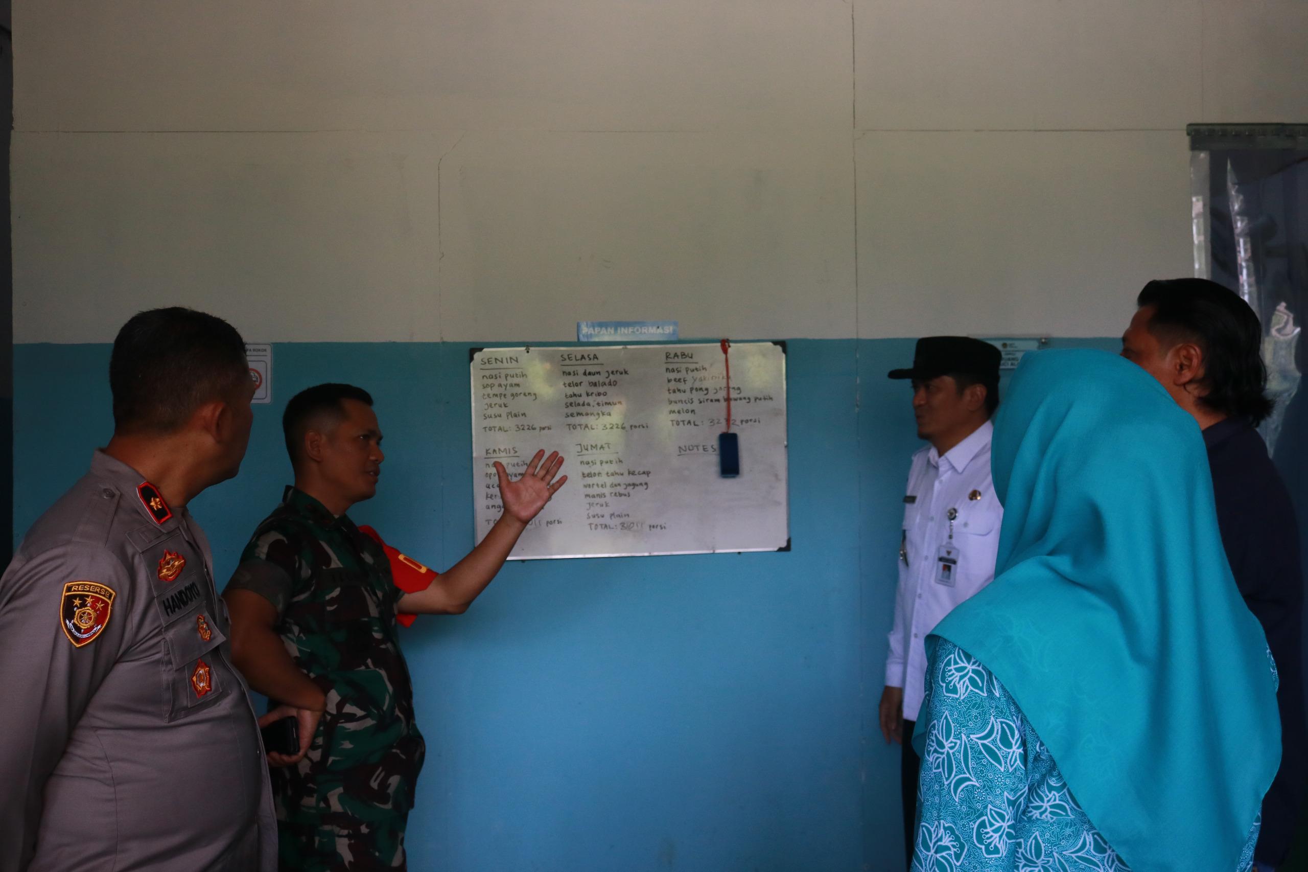 Dandim dan Wakil Bupati Banjarnegara Kompak Cek Dapur Sehat