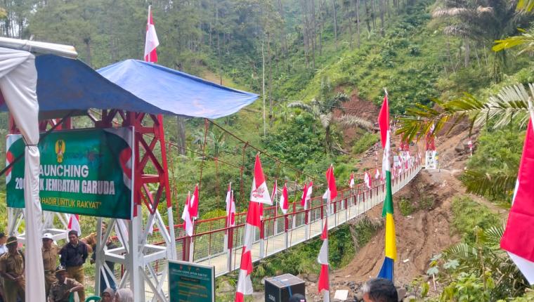 TNI AD Bangun Jembatan Garuda di Banjarnegara, Bukti Hadirnya Negara untuk Rakyat