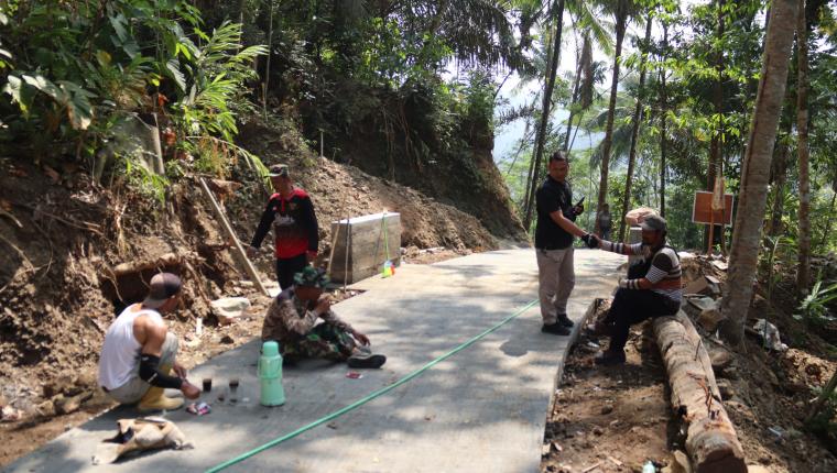 Panlak Wondo Perkuat Kebersamaan dengan Satgas
