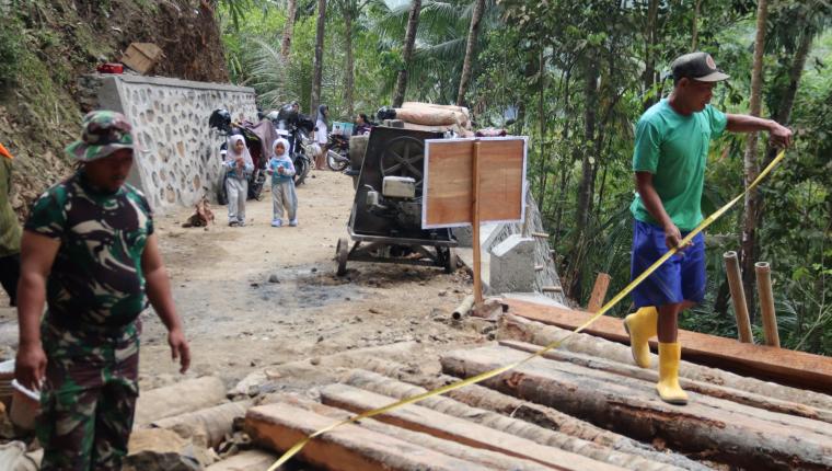 Ukur Presisi Demi Gorong-Gorong Kokoh Demi Kualitas TMMD Reg 129