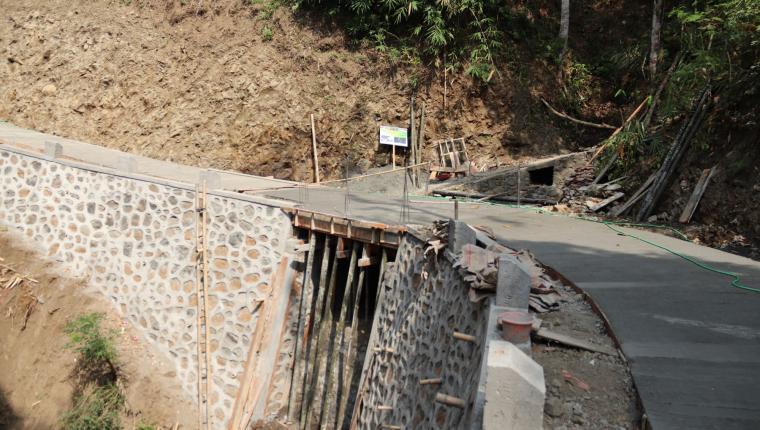 Plat Beton Rampung Dicor TMMD Tinggal Selesaikan Pemasangan Handrail