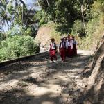Langkah Kecil Fajar Menyambut Jalan Baru TMMD di Gumelem Kulon