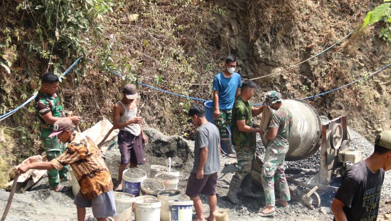 Kompak Isi Molen Warga dan Satgas Berpacu Wujudkan Jalan Impian Desa
