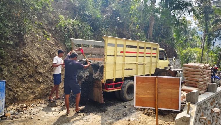 Margono Bongkar Pasir untuk TMMD Reguler ke-129