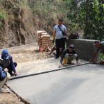 Tiada Hari Tanpa Lapangan Satgas dan Panlak Kawal Rabat Beton TMMD hingga Tuntas
