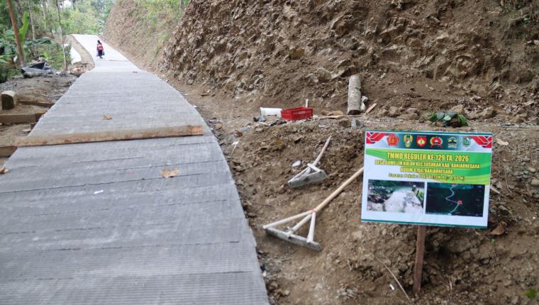Rabat Beton TMMD Reguler ke-129 Gumelem Kulon Capai 58 Persen