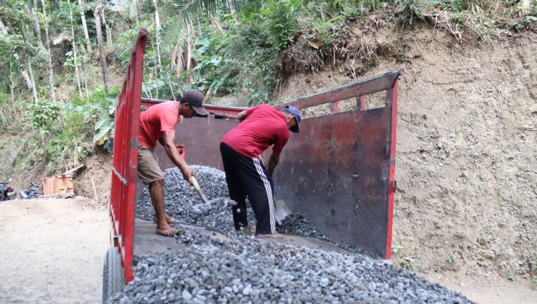 Droping Material Split Dipercepat Satgas TMMD Jaga Ritme Pengecoran
