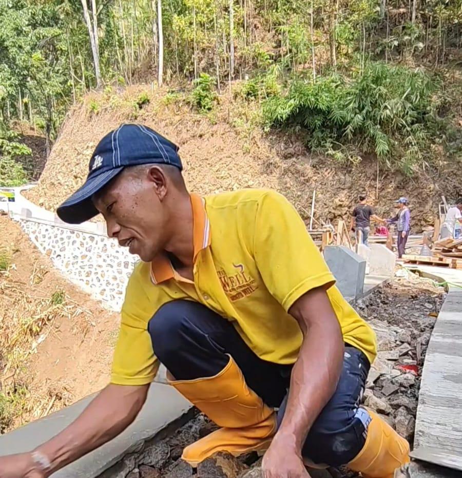 Sudah Alus Gara-Gara TNI Pak Har Rasakan Perubahan Jalan Gumelem Kulon