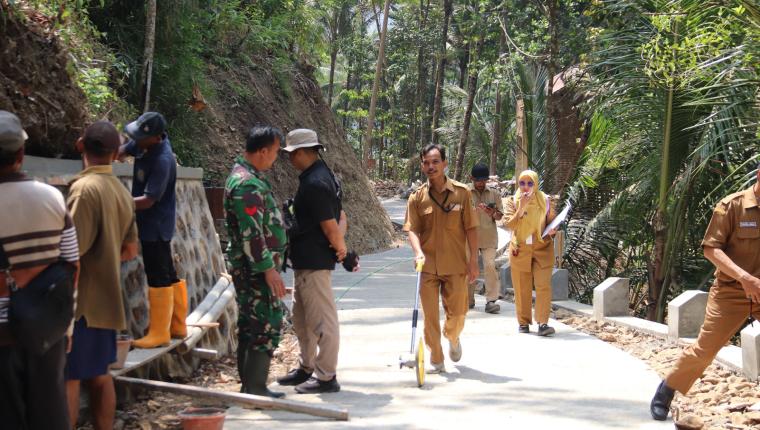 Sekdes Dampingi Pengukuran Pastikan Hasil TMMD Sesuai Standar