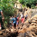 Setapak Demi Setapak Talud TMMD Mulai Menguatkan Jalan dan Harapan Warga Gumelem Kulon