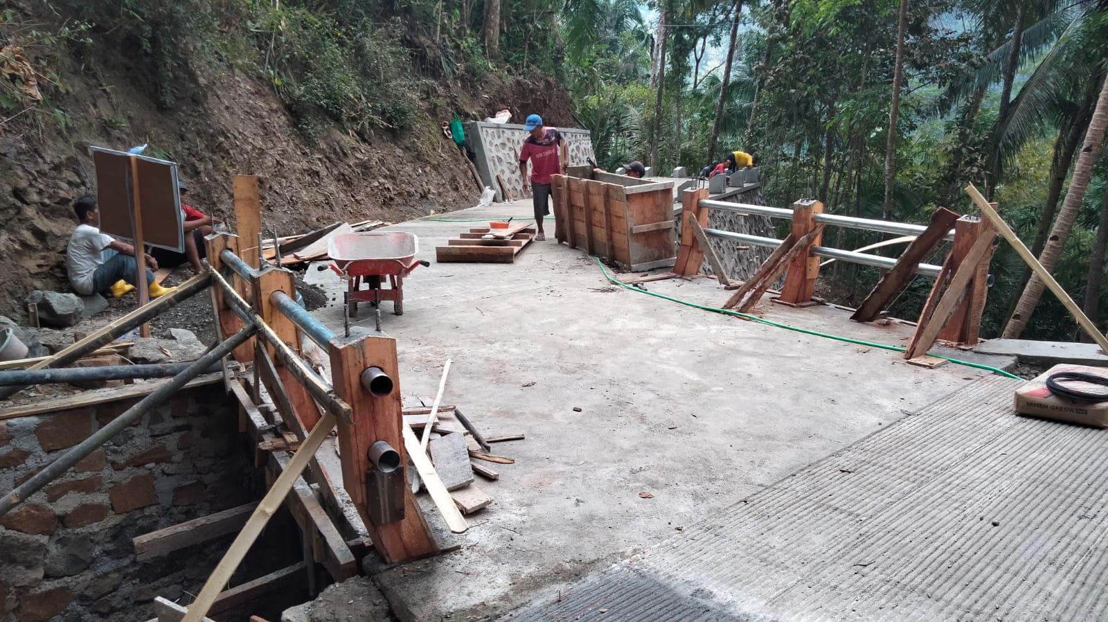Bekisting Brug Dipasang Satgas TMMD Pastikan Plat Beton Kokoh