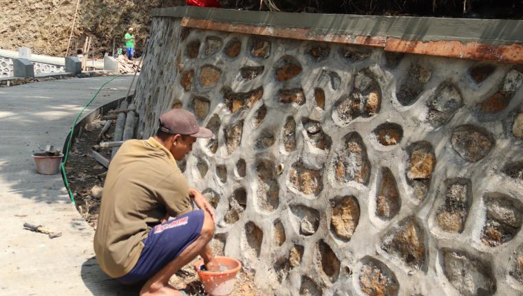Talud Pertama Rampung Langkah Nyata TMMD Lindungi Jalan Desa