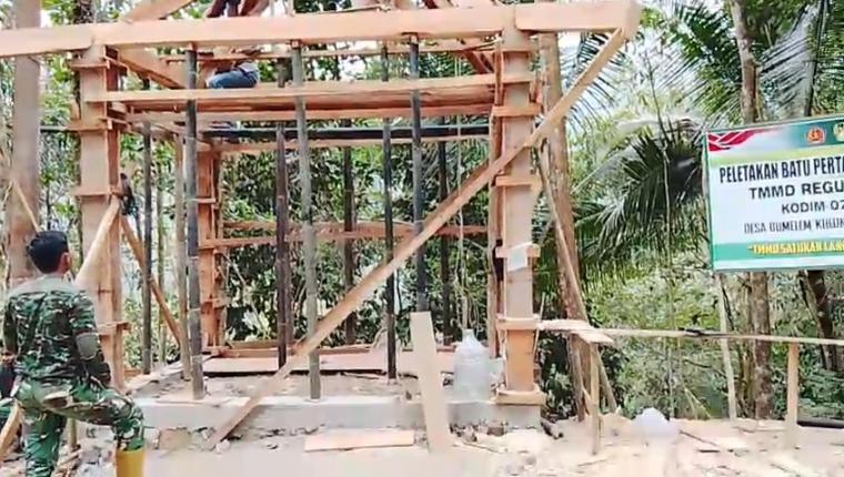 Pos Kamling Beratap Limas Ikon Baru Kebersamaan Warga Gumelem Kulon