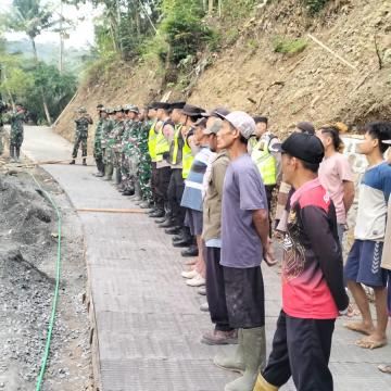 Apel Pagi Jadi Penyemangat Satgas TMMD Danramil Susukan Teguhkan Komitmen Membangun Desa