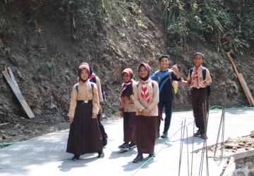 Langkah Kecil Aliya di Jalan Baru Menyimpan Harapan Besar dari TMMD