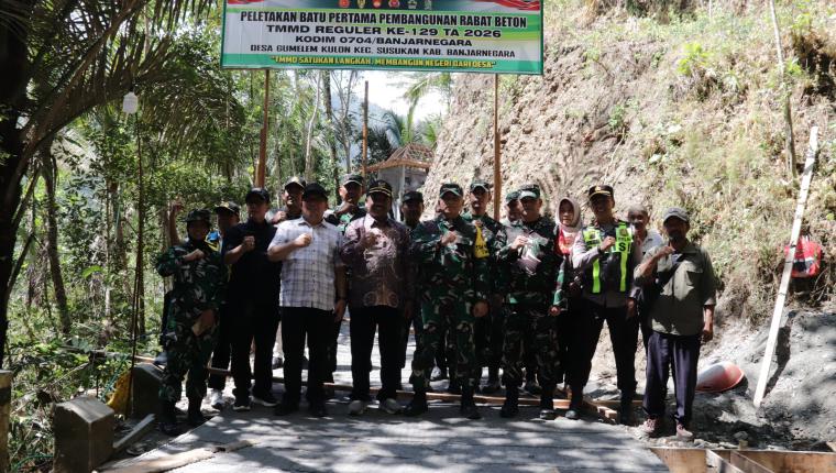 Foto Bersama Tim Wasev dan Forkopimda Simbol Sinergi Membangun Gumelem Kulon
