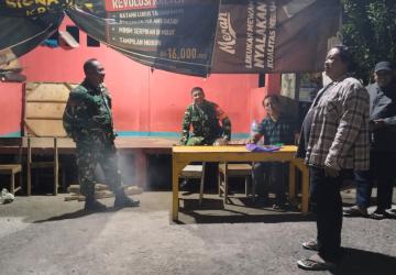 Ronda Malam Pererat Kemanunggalan TNI dan Warga di Gumelem Kulon