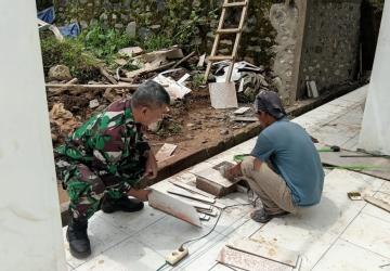 Teras Mulai Tertata Sentuhan Akhir KDKMP Desa Kemiri Kian Terlihat