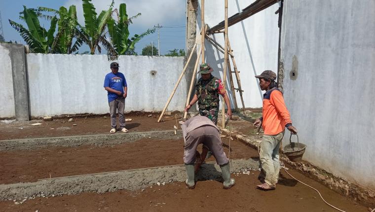 Babinsa Dampingi Progres Pembangunan KDKMP Desa Karangondang