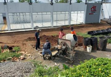 Dinding Dirapikan Struktur Diperkuat KDKMP Gumelar Terus Berproses