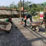 Babinsa Punggelan Dampingi Pembangunan KDKMP di Desa Petuguran