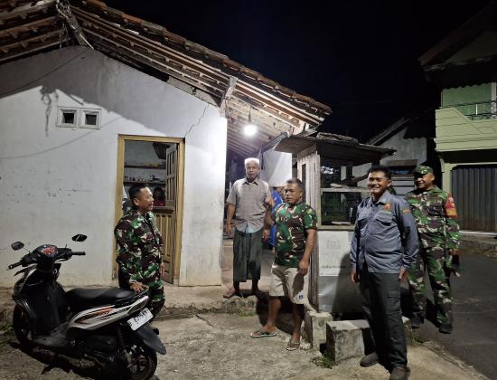 Patroli Gabungan TNI Perkuat Siskamling dan Sosial