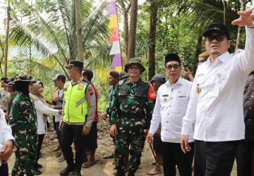 Menapaki Harapan dari Dusun Kunir Dandim dan Forkopimda Tinjau Lokasi TMMD Reguler ke-129