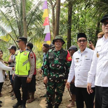 Menapaki Harapan dari Dusun Kunir Dandim dan Forkopimda Tinjau Lokasi TMMD Reguler ke-129