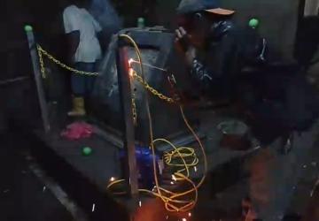 Di Bawah Cahaya Malam Tugu Prasasti TMMD Mulai Diwujudkan