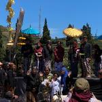 Bupati Kapolres & Ibu Deputi, Jamasan 13 Anak Bajang Jalani Prosesi Sakral  Dieng