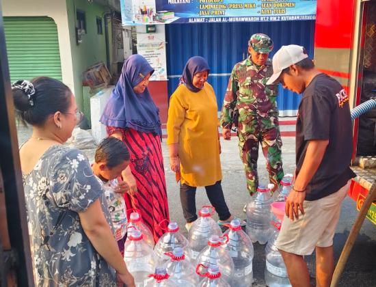 Kodim 0704 Banjarnegara Salurkan Bantuan Air Bersih Wujud Kepedulian TNI di Tengah Kemarau