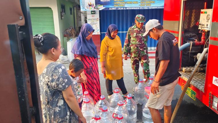 Kodim 0704 Banjarnegara Salurkan Bantuan Air Bersih Wujud Kepedulian TNI di Tengah Kemarau