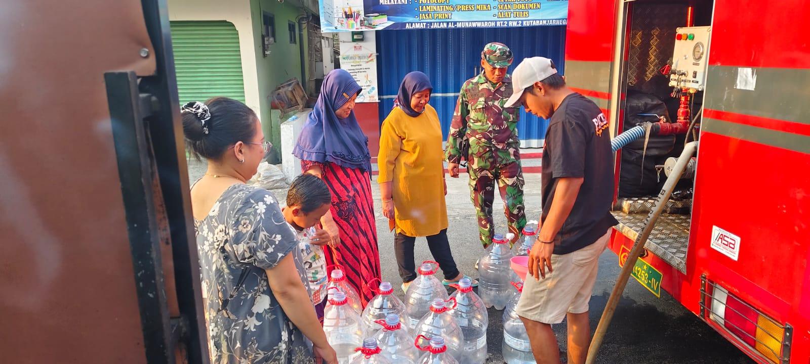 Kodim 0704 Banjarnegara Salurkan Bantuan Air Bersih Wujud Kepedulian TNI di Tengah Kemarau