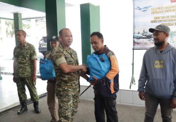 HUT TNI ke-81 Kodim Banjarnegara Bagikan Sembako untuk Warga